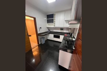 Casa à venda com 119m², 3 quartos e 4 vagas