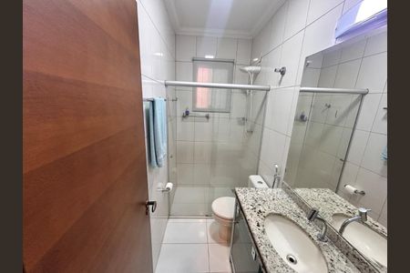 Casa à venda com 3 quartos, 119m² em Cabral, Contagem