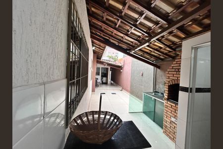 Casa à venda com 119m², 3 quartos e 4 vagas