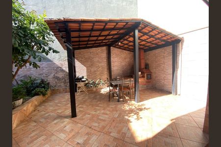 Casa à venda com 220m², 3 quartos e 8 vagas