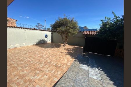 Casa à venda com 220m², 3 quartos e 8 vagas