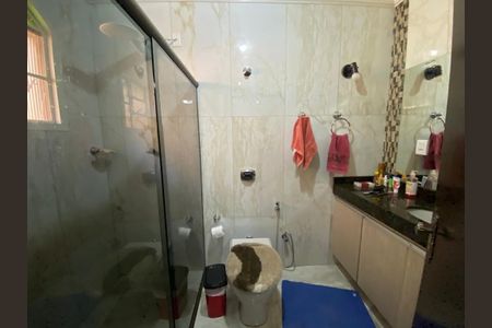Casa à venda com 220m², 3 quartos e 8 vagas