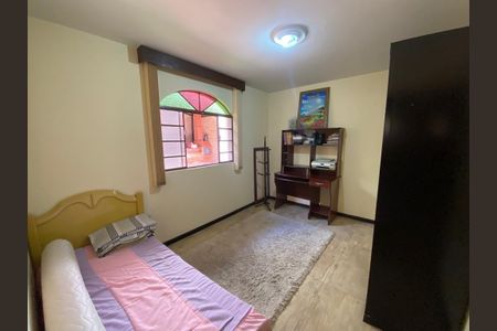 Casa à venda com 3 quartos, 220m² em Parque Xangri-Lá, Contagem
