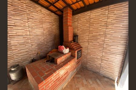 Casa à venda com 220m², 3 quartos e 8 vagas