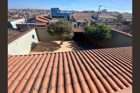 Casa à venda com 220m², 3 quartos e 8 vagas