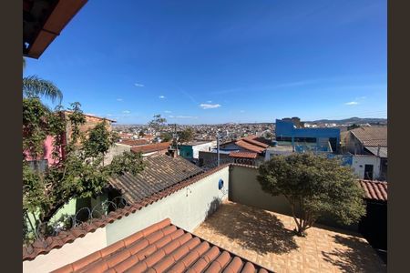 Casa à venda com 220m², 3 quartos e 8 vagas