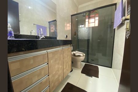 Casa à venda com 220m², 3 quartos e 8 vagas