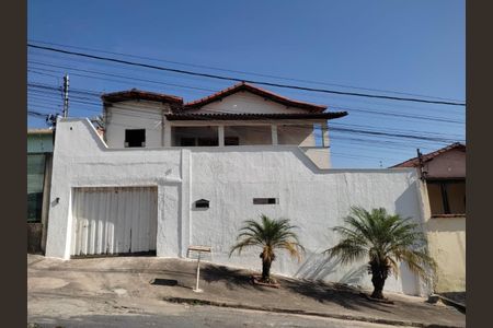 Casa à venda com 271m², 4 quartos e 5 vagas