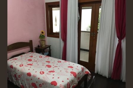 Casa à venda com 4 quartos, 271m² em Colonial, Contagem