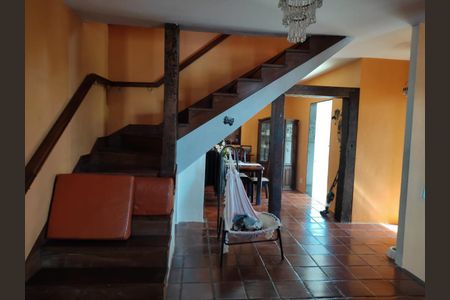 Casa à venda com 4 quartos, 271m² em Colonial, Contagem