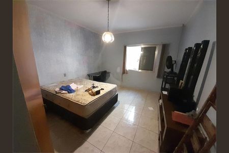 Casa à venda com 3 quartos, 491m² em Utinga, Santo André