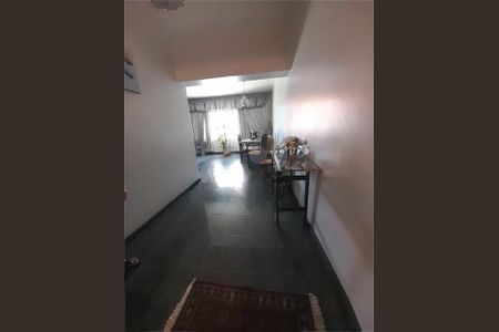 Casa à venda com 3 quartos, 491m² em Utinga, Santo André