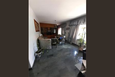 Casa à venda com 3 quartos, 491m² em Utinga, Santo André