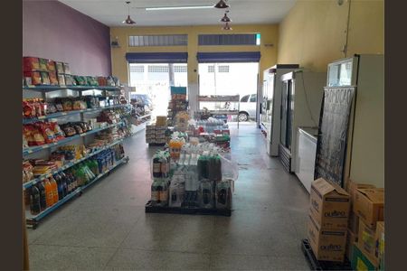 Casa à venda com 3 quartos, 491m² em Utinga, Santo André