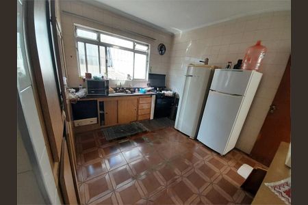 Casa à venda com 3 quartos, 491m² em Utinga, Santo André