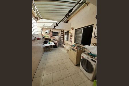 Casa à venda com 3 quartos, 491m² em Utinga, Santo André
