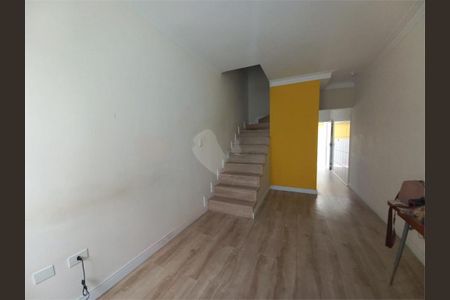 Casa à venda com 72m², 2 quartos e 3 vagas