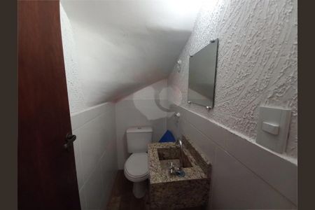 Casa à venda com 72m², 2 quartos e 3 vagas