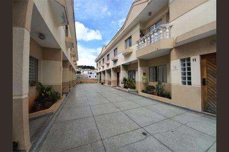 Casa à venda com 72m², 2 quartos e 3 vagas