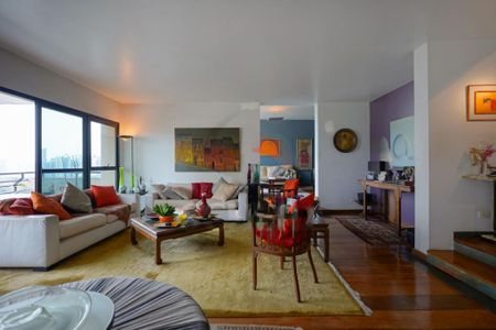 Apartamento à venda com 3 quartos, 236m² em Real Parque, São Paulo