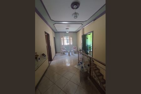 Casa à venda com 4 quartos, 360m² em Jardim Laguna, Contagem
