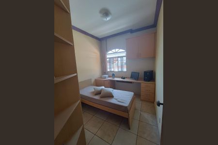 Casa à venda com 4 quartos, 360m² em Jardim Laguna, Contagem