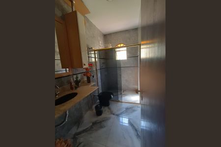 Casa à venda com 4 quartos, 360m² em Jardim Laguna, Contagem