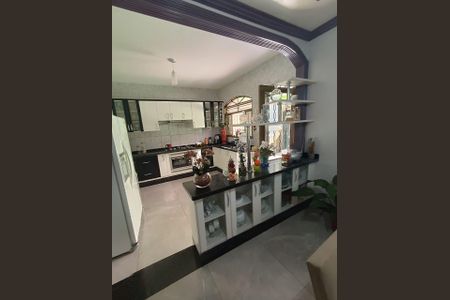Casa à venda com 360m², 4 quartos e 2 vagas