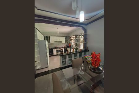 Casa à venda com 360m², 4 quartos e 2 vagas