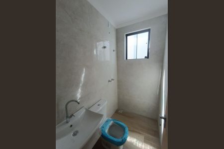 Casa à venda com 3 quartos, 100m² em Cabral, Contagem
