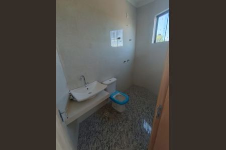 Casa à venda com 3 quartos, 100m² em Cabral, Contagem
