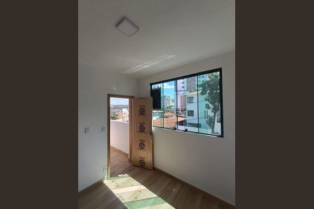 Casa à venda com 3 quartos, 100m² em Cabral, Contagem