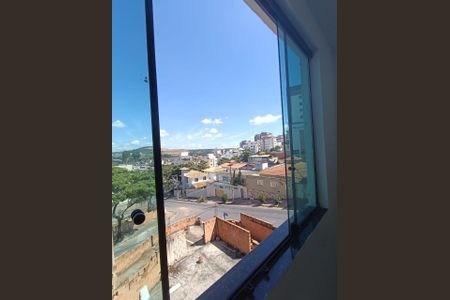 Casa à venda com 3 quartos, 100m² em Cabral, Contagem