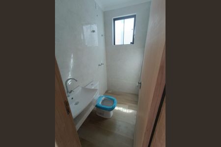 Casa à venda com 3 quartos, 100m² em Cabral, Contagem