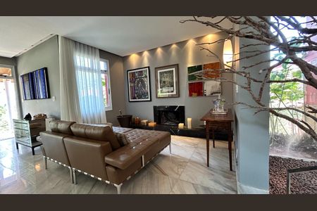 Casa à venda com 7 quartos, 397m² em Bandeirantes (Pampulha), Belo Horizonte