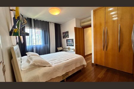 Casa à venda com 397m², 7 quartos e 6 vagas