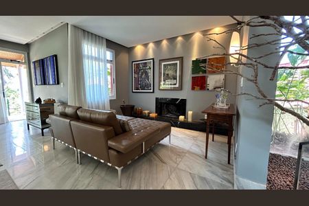 Casa à venda com 7 quartos, 397m² em Bandeirantes (Pampulha), Belo Horizonte