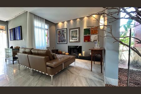 Casa à venda com 397m², 7 quartos e 6 vagas