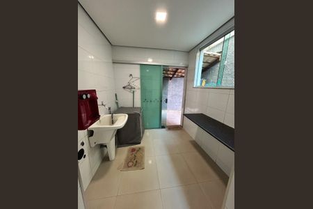 Casa à venda com 4 quartos, 266m² em Cabral, Contagem