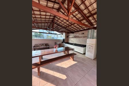 Casa à venda com 4 quartos, 266m² em Cabral, Contagem