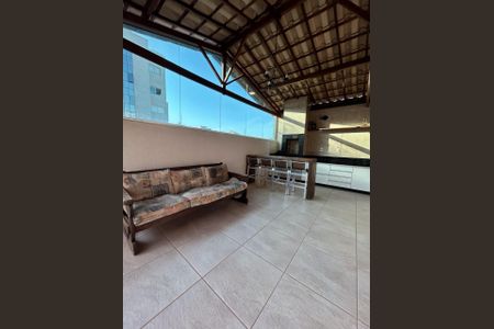 Casa à venda com 4 quartos, 266m² em Cabral, Contagem