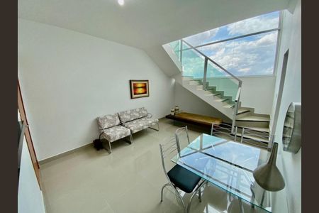 Apartamento à venda com 2 quartos, 150m² em Cabral, Contagem
