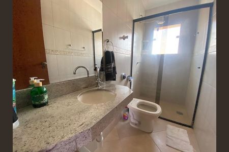 Casa à venda com 194m², 4 quartos e 4 vagas