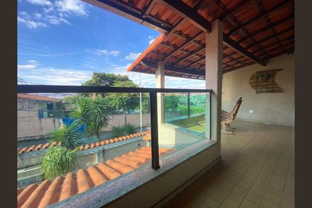Casa à venda com 194m², 4 quartos e 4 vagas
