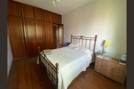 Casa à venda com 194m², 4 quartos e 4 vagas