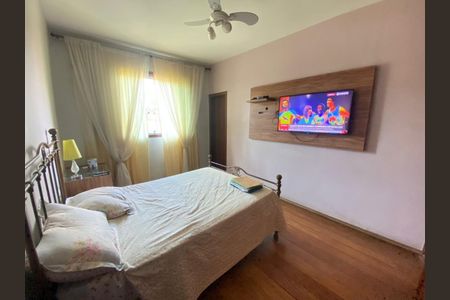 Casa à venda com 194m², 4 quartos e 4 vagas