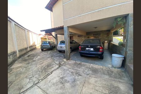 Casa à venda com 194m², 4 quartos e 4 vagas
