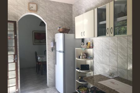 Casa à venda com 140m², 2 quartos e 8 vagas
