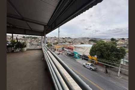 Casa à venda com 3 quartos, 250m² em Jardim Laguna, Contagem