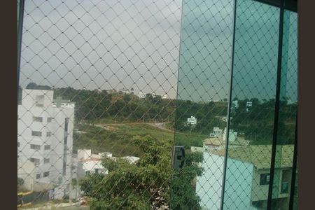 Apartamento à venda com 3 quartos, 74m² em Cabral, Contagem